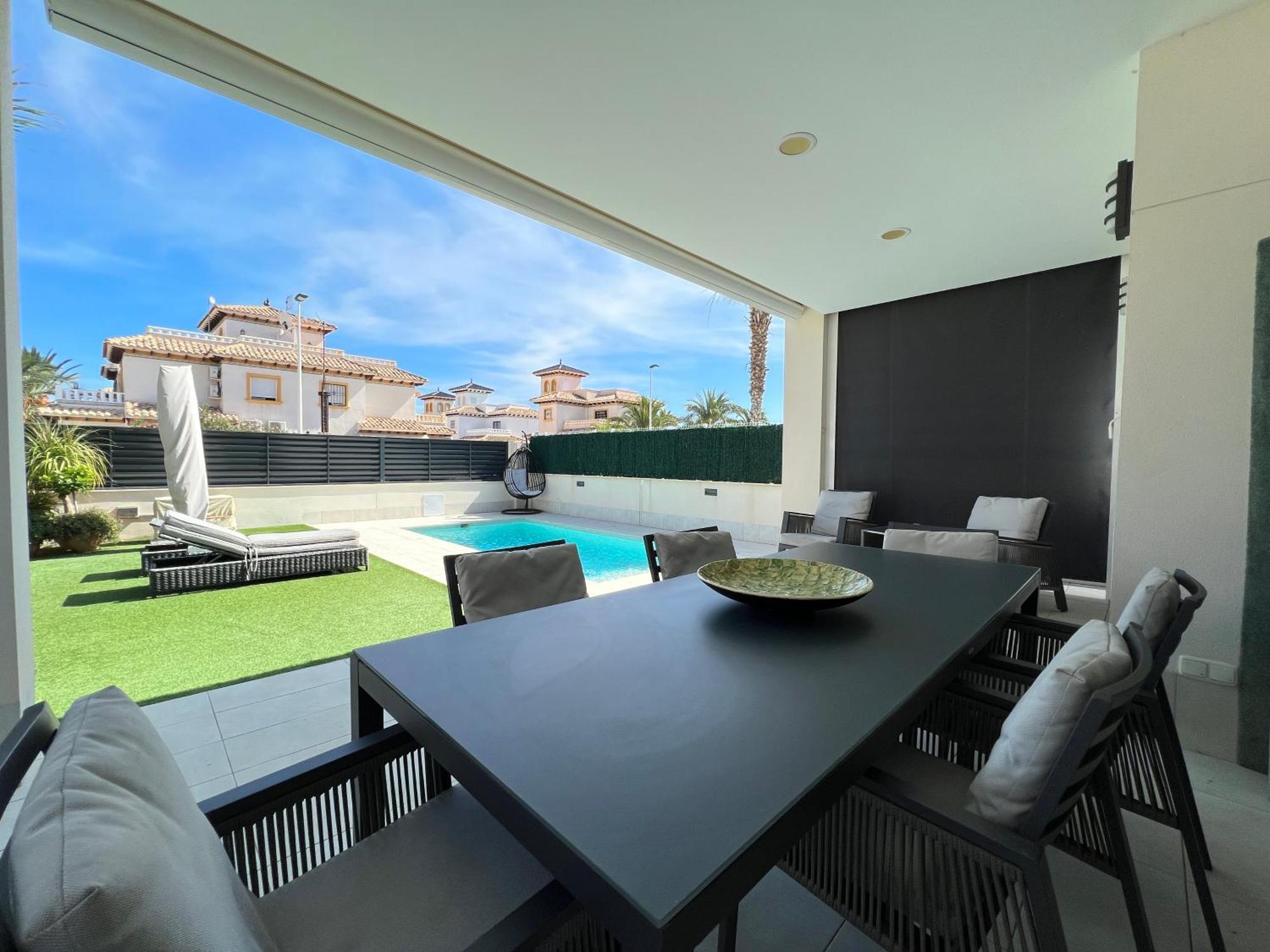 Deluxe La Marina Alacant