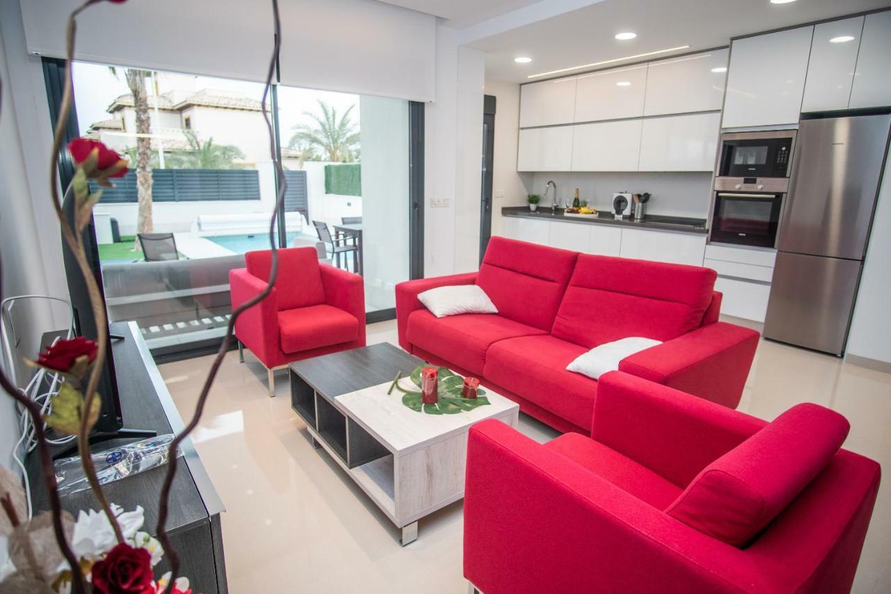 Deluxe La Marina Vil·la *
